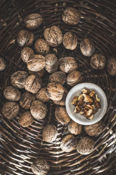 Walnuts Vintage Basket Natural Light Bowl Walnuts — Stock Photo, Image