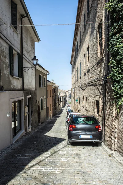 Typical italian old street  Italian houses. — Stock Photo, Image