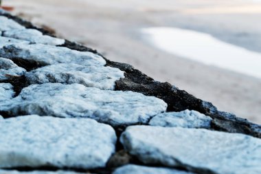 gri parke taşları, bulanık arka plan yakın 