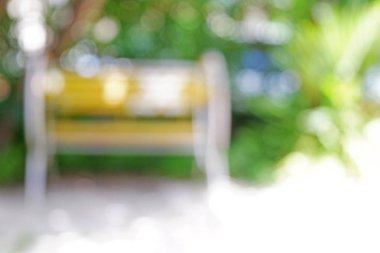 Veranda Resmi: sanat için odaklanmamış bokeh bight ışık ile güzel bulanık sallanan sandalye arka plan - dosya görüntüsü