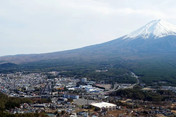 Domów Miejskich Pokrytych Śniegiem Góry Góra Fuji — Zdjęcie stockowe