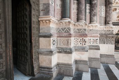 Saint Lawrence Katedrali Cenova, İtalya: cephe detay