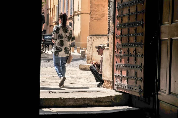 Aix Provence France June 23Rd 2018 Hombre Mendigando Entrada Una — Foto de Stock