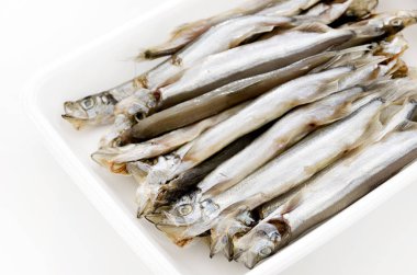 Capelin balığı ya da shishamo balığı.