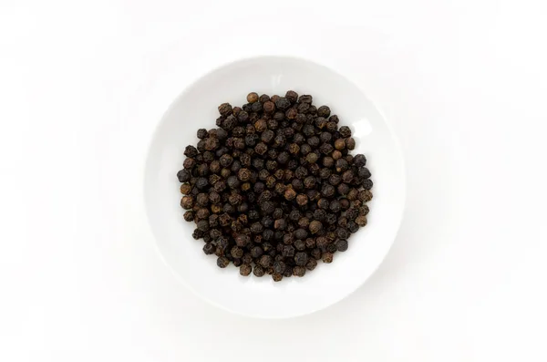 Pimienta Negra Plato Sobre Fondo Blanco — Foto de Stock