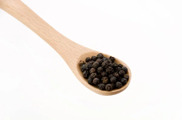 Pimienta Negra Con Cuchara Madera Sobre Fondo Blanco —  Fotos de Stock