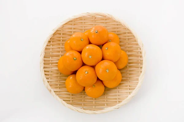 Ripe Citrus Unshiu Satsuma Orange Bamboo Sieve White Background — Stok Foto