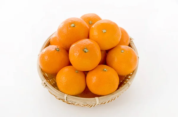 Ripe Citrus Unshiu Satsuma Orange Bamboo Sieve White Background — Stok Foto