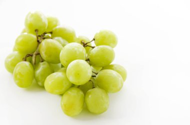 Yeşil çekirdeksiz üzüm demet.