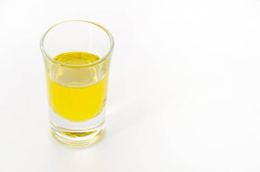 Zeytinyağlı bir bardak.