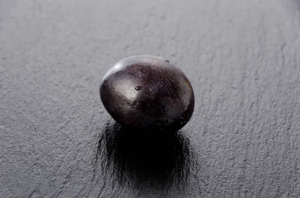 Fresh Purple Plums Black Stone Plate — Stock Photo, Image