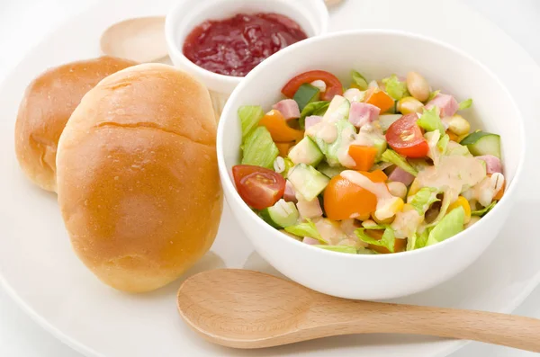 stock image Salad in bowl on table