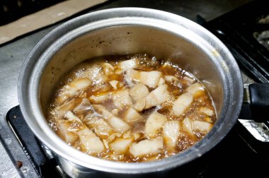 Ev yapımı Tayvan usulü kıymalı pilav (Lu Rou Fan) olarak da bilinir. Ünlü Tayvan Geleneksel Yemekleri.