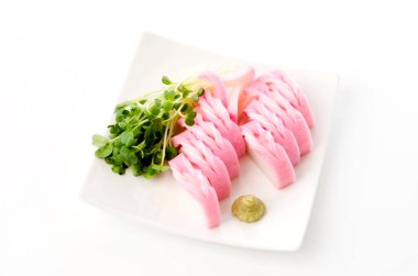 Japon yemeği, dilimlenmiş turp filizi.