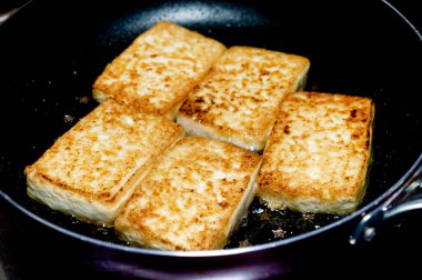 Japon yemeği, Atsuage, kızartma tavasında kızartılmış tofu.