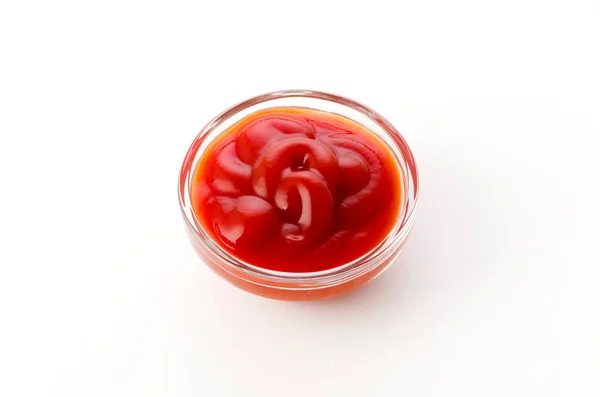 Ketchup Tomate Tazón Vidrio Pequeño Sobre Fondo Blanco — Foto de Stock