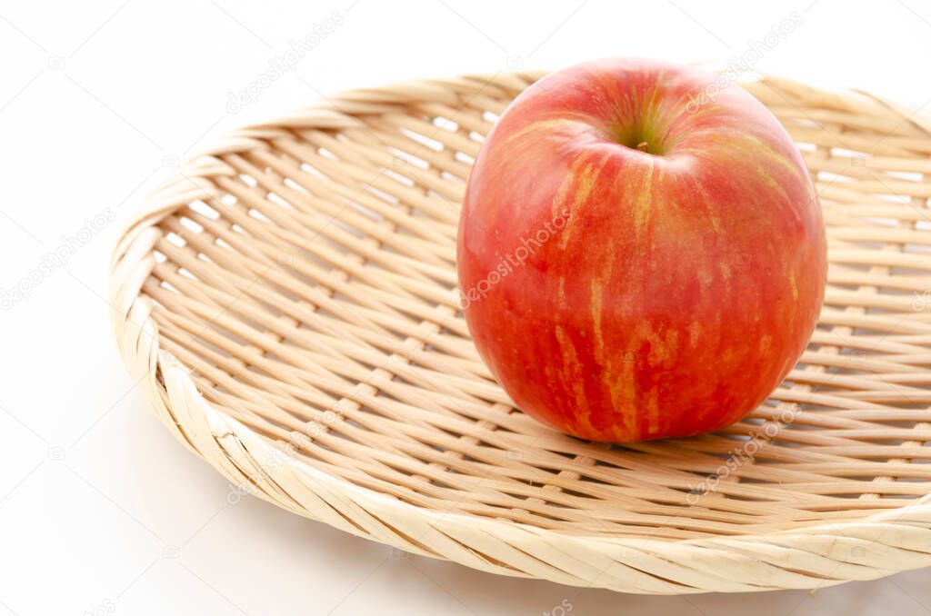 The red apple 