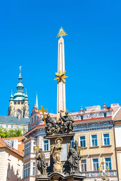 Kolumn Den Heliga Treenigheten Siffror Heliga Prag Tjeckien Blå Himmel — Stockfoto