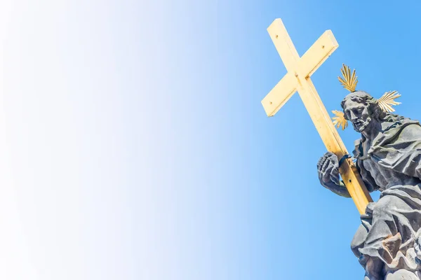 Säule Der Heiligen Dreifaltigkeit Heiligenfigur Mit Kreuz Prag Tschechische Republik — Stockfoto