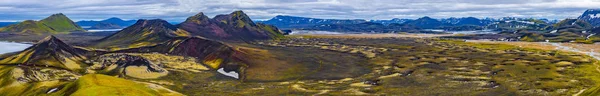 Piękne Kolorowe Góry Wulkaniczne Landmannalaugar Islandii Czas Letni Panorama — Zdjęcie stockowe