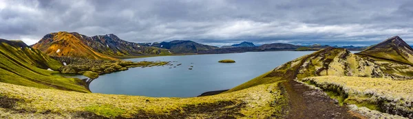 Piękne Kolorowe Góry Wulkaniczne Landmannalaugar Islandii Czas Letni Panorama — Zdjęcie stockowe