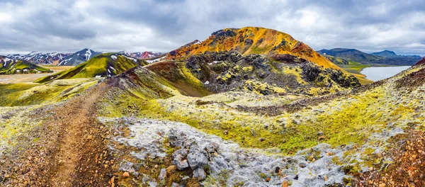 Piękne Kolorowe Góry Wulkaniczne Landmannalaugar Islandii Czas Letni Panorama — Zdjęcie stockowe