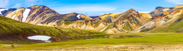 Όμορφη Πολύχρωμα Ηφαιστειακά Βουνά Landmannalaugar Στην Ισλανδία Θερινή Ώρα Πανόραμα — Φωτογραφία Αρχείου