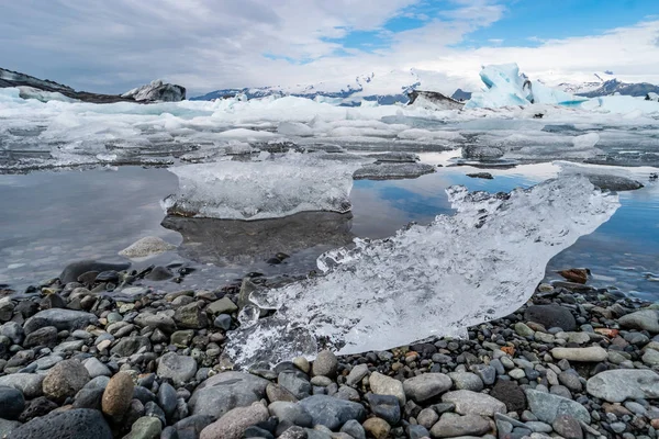 美妙的景色 冰川泻湖 Jokulsarlon 在南冰岛 夏季时间 阳光明媚的一天 — 图库照片