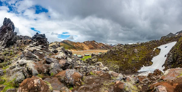 Красивые Красочные Вулканические Горы Ландманналаугар Исландии Летнее Время Панорама — стоковое фото