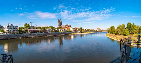 Vista Panorâmica Elba Catedral Cidade Antiga Moderna Magdeburg Manhã Outono — Fotografia de Stock