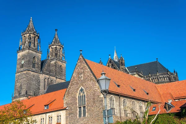 Magnifika Katedral Magdeburg Hösten Tyskland Vid Solig Dag Och Blå — Stockfoto