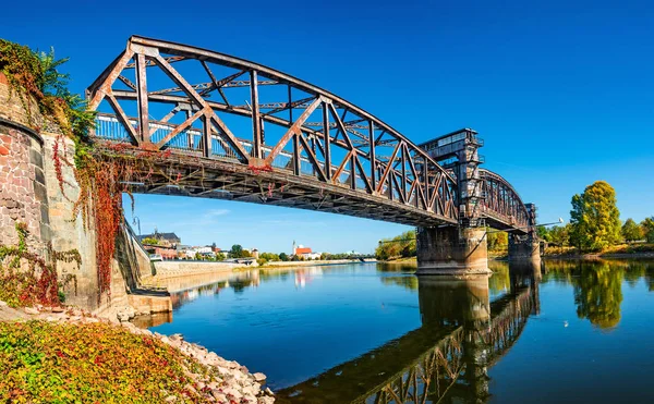 Alte Stadtbahnbrücke Magdeburg Elbe Und Innenstadt Bei Sonnigem Herbst — Stockfoto