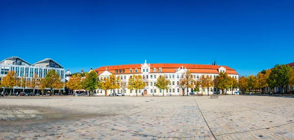 Panoramik Manzaralı Büyük Meydanda Magdeburg Katedrali Hükümet Ofis Güneşli Gün — Stok fotoğraf