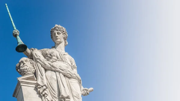 Oude Hoofd Van Man Vrouw Van Grieks Romeinse Met Pijp — Stockfoto