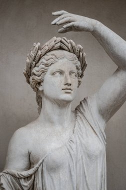 Defne yaprağı, Potsdam, Almanya halkahalka şehvetli Roma Rönesans dönemi kadın heykeli