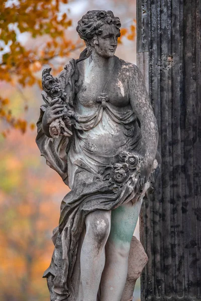 Statue Einer Sinnlichen Frau Aus Der Römischen Renaissance Nach Dem — Stockfoto