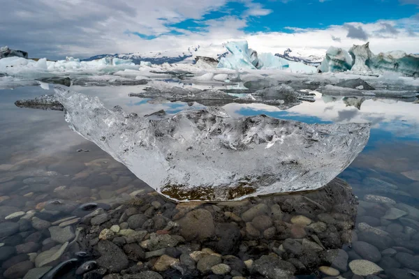 Harika Dramatik Manzara Okyanus Siyah Kum Plaj Buz Buzul Lagoon — Stok fotoğraf