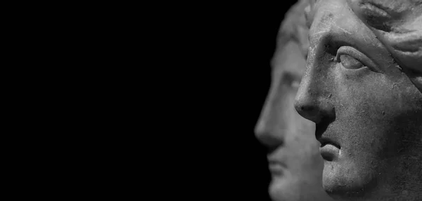 Marmor Antike Köpfe Als Menschen Einem Isolierten Schwarzen Hintergrund — Stockfoto