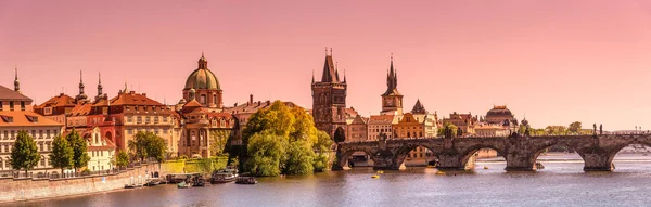 Wspaniały Zachód Słońca Nad Stare Miasto Charles Bridge Tower Gateway — Zdjęcie stockowe