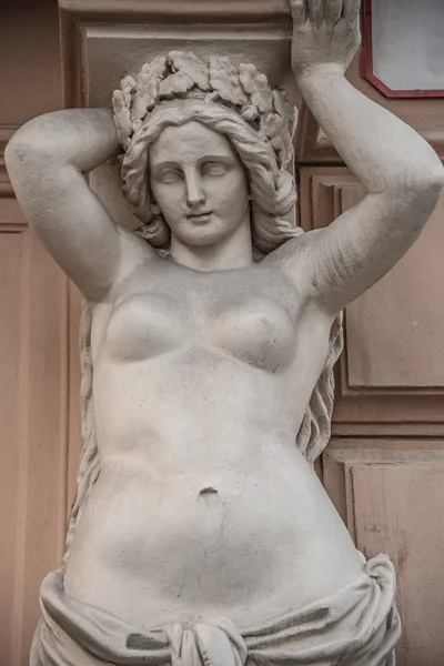 Porträtt Balkongstödd Staty Unga Och Nakna Sensuella Romerska Renässanskvinnor Wien — Stockfoto