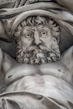 Rönesans çağında Vie güçlü ve duygusal atlas heykeli