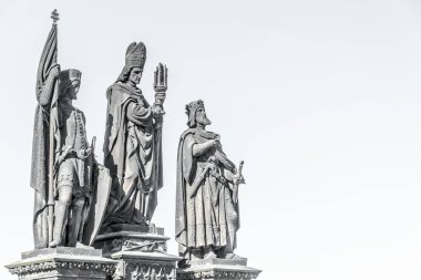 Şövalyeler ve rahip Prag, Cz Charles Köprüsü, heykeli