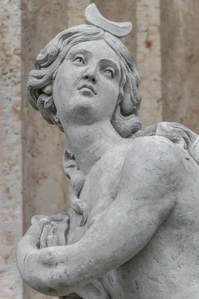 Statue of ancient sensual naked Renaissance Era woman in Potsdam — Stock Photo, Image