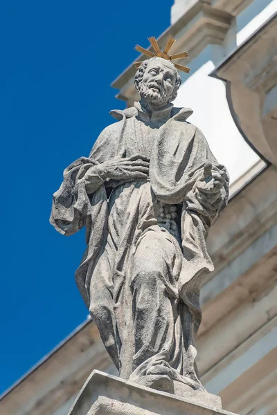 Dekoracyjne rzeźby elewacji w kościele jezuickim św Ignacy — Zdjęcie stockowe