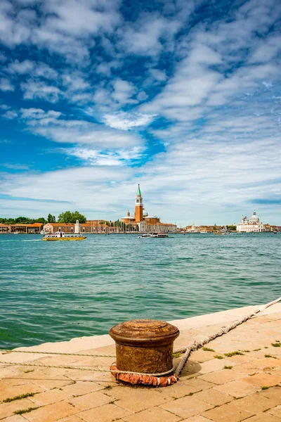 Teplý večer ve úžasný benátský Grand Channel, Benátky, Itálie — Stock fotografie