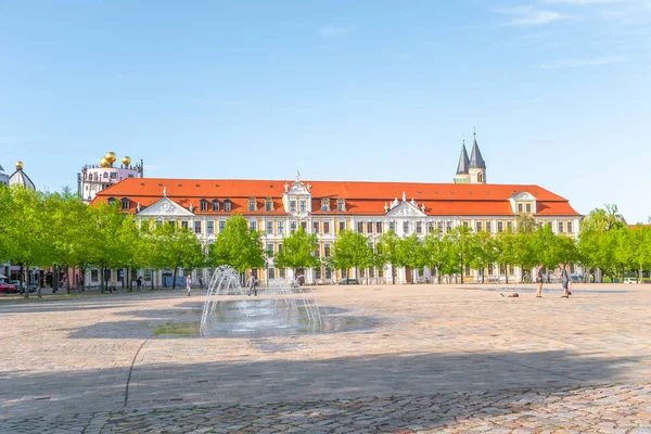 Katedral ve Yönet tarafından Magdeburg çeşmeler ile Büyük kare — Stok fotoğraf