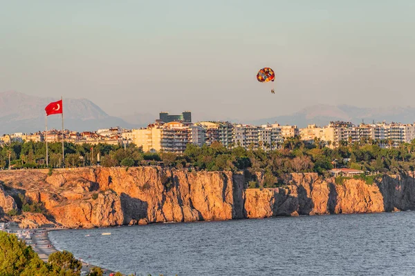 Panorama fågel utsikt över Antalya och Medelhavet Seacoast och vara — Stockfoto