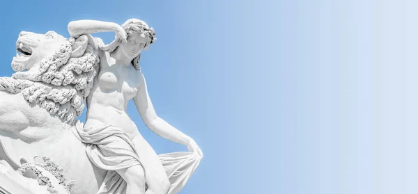 Bandiera di un'antica statua sensuale Rinascimento Era donna posa — Foto Stock