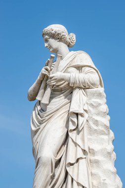 Müzikal i ile şehvetli bir rönesans dönemi kadının Antik heykeli