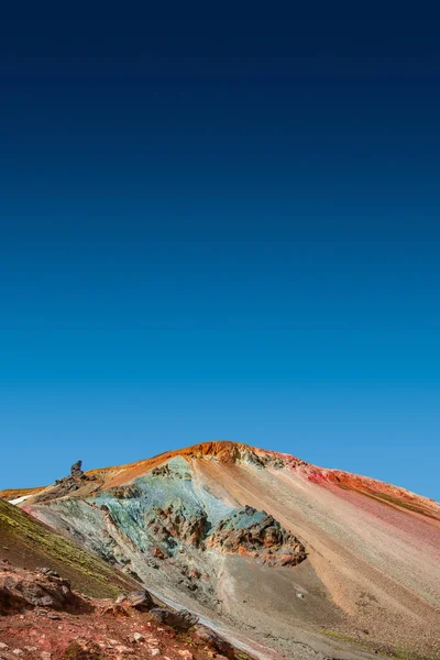 美丽的五颜六色的火山山脉兰德曼纳劳加在蓝色gr — 图库照片